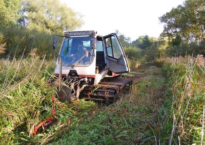 Landschaftspflegeverband Landkreis Augsburg e.V. Spezialraupe für Nassflächen